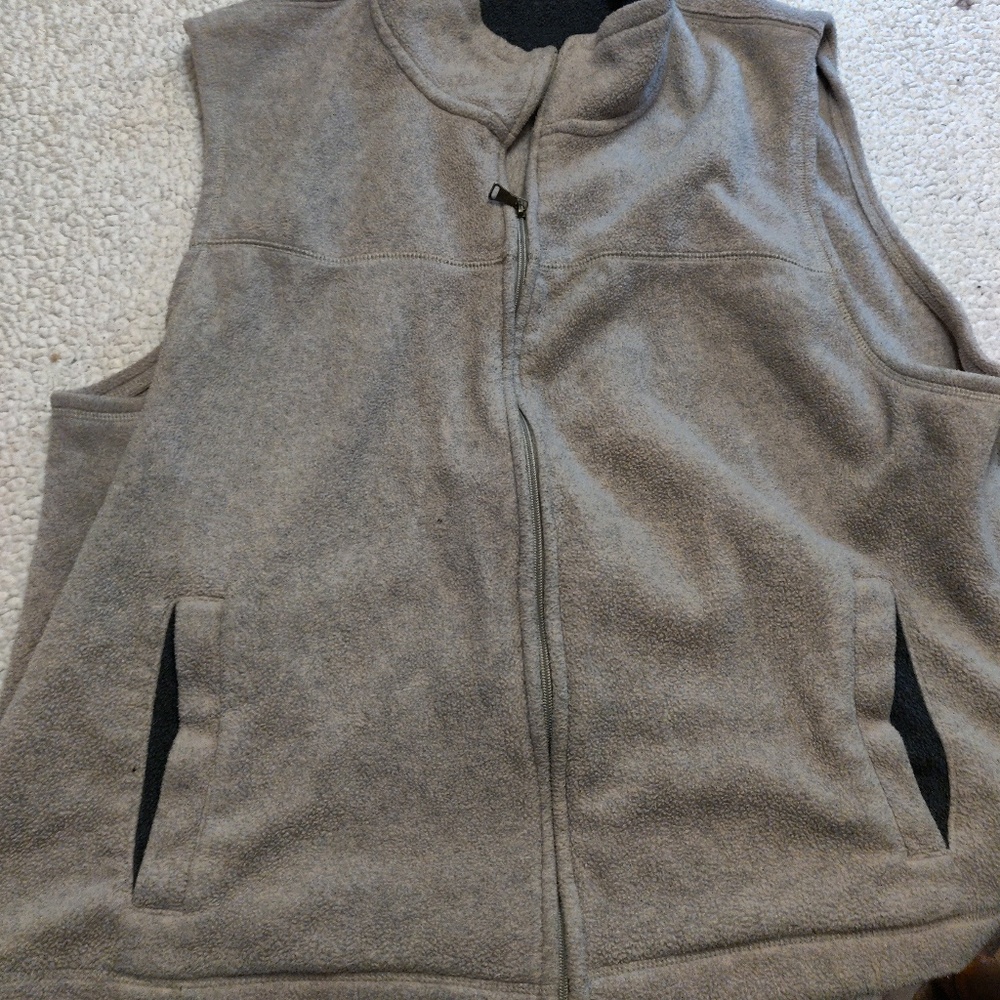 Mens vest - Picture 2 of 3